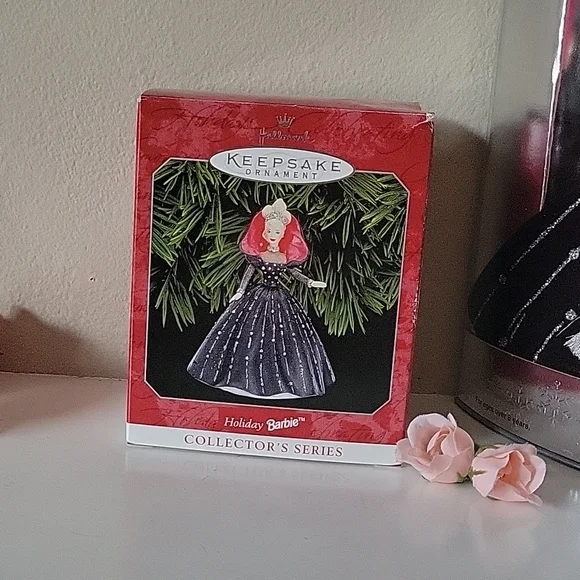 1998 Happy Holidays Barbie Doll  with her Keepsake Ornament - Picture 4 of 7